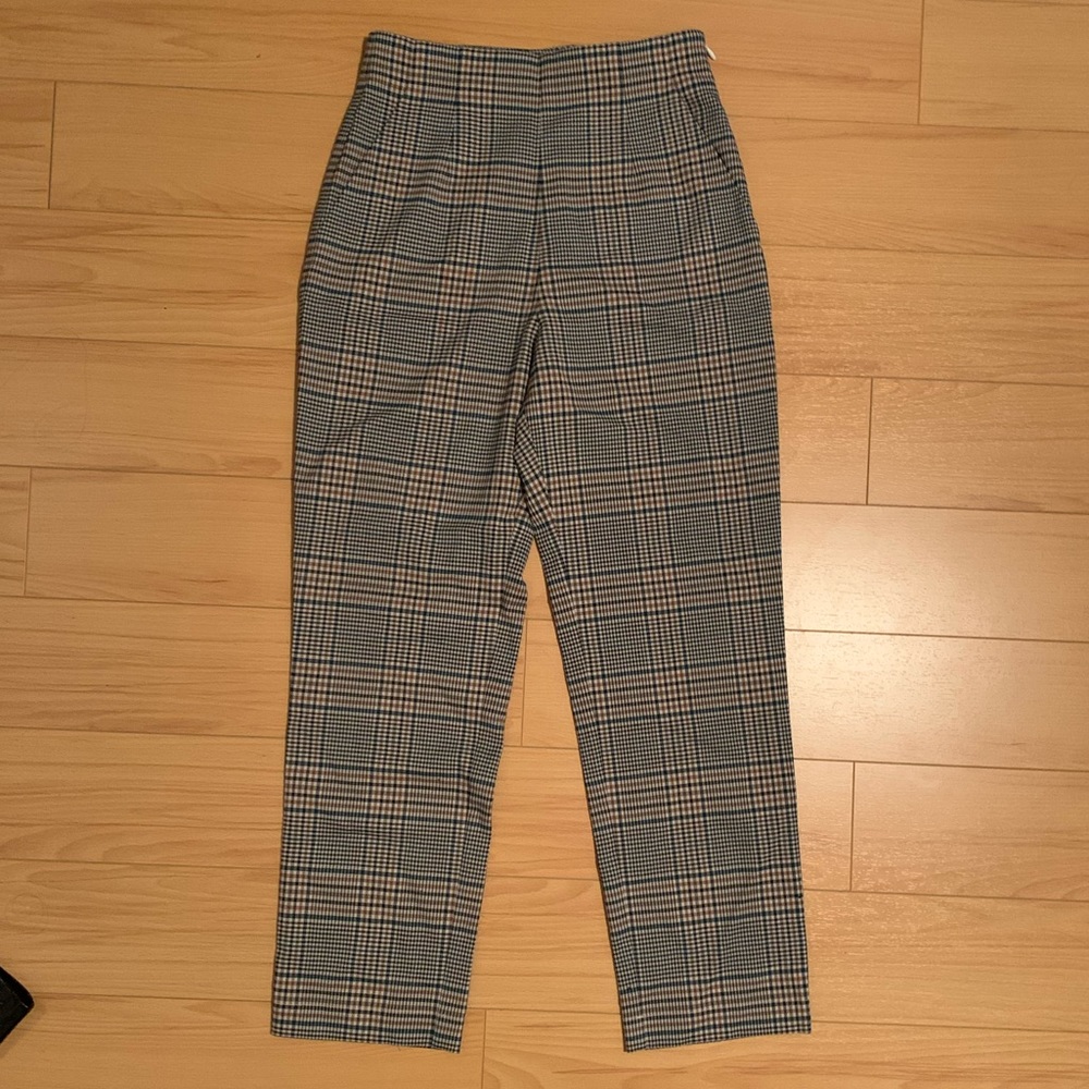 LACADEMIE NATHALIA PANT